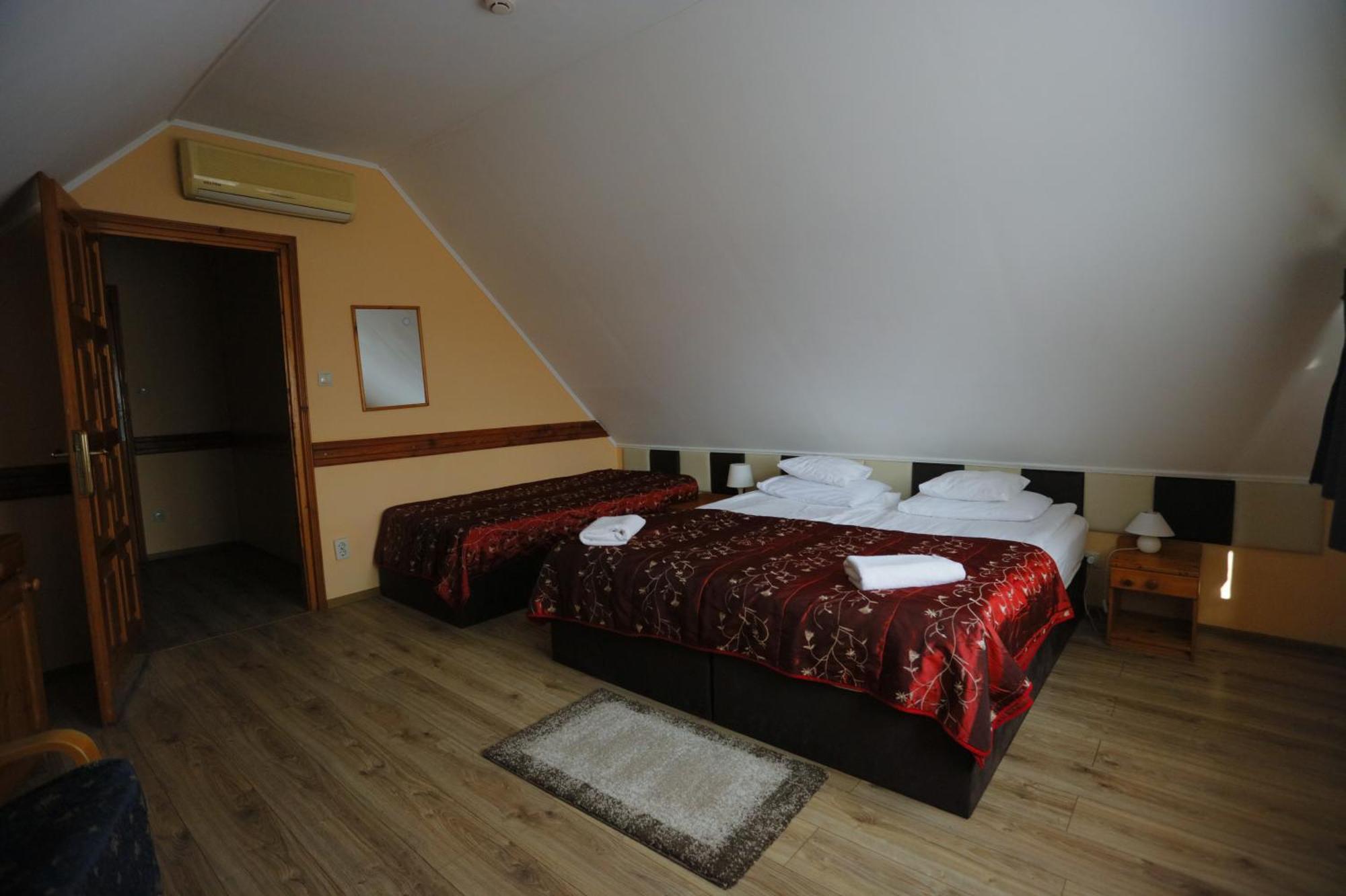 Hotel Szent Istvan Eger Bagian luar foto
