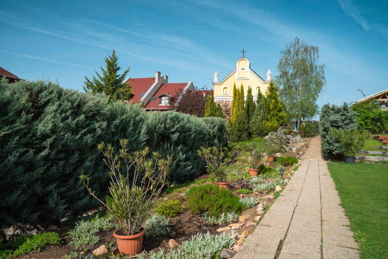 Hotel Szent Istvan Eger Bagian luar foto